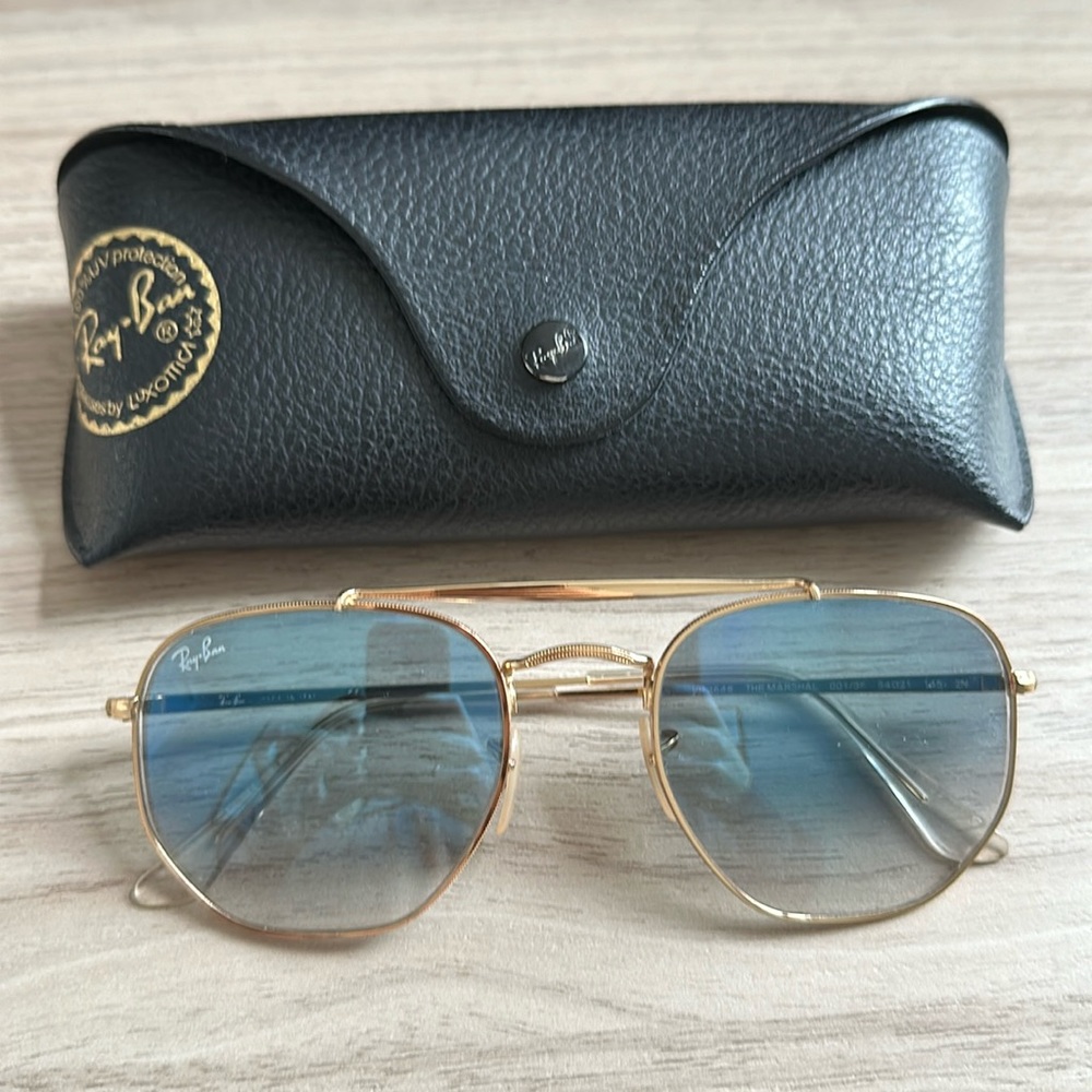 Like new- ray ban sunglasses